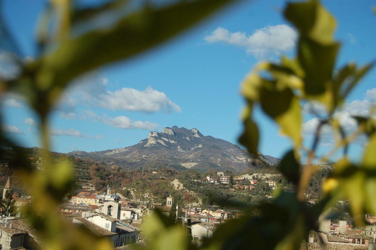 A Casa Di Lola Bed & Breakfast Ascoli Piceno Exterior photo