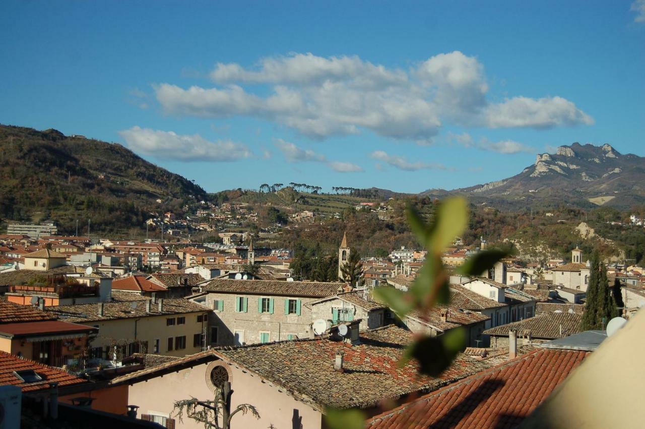 A Casa Di Lola Bed & Breakfast Ascoli Piceno Exterior photo